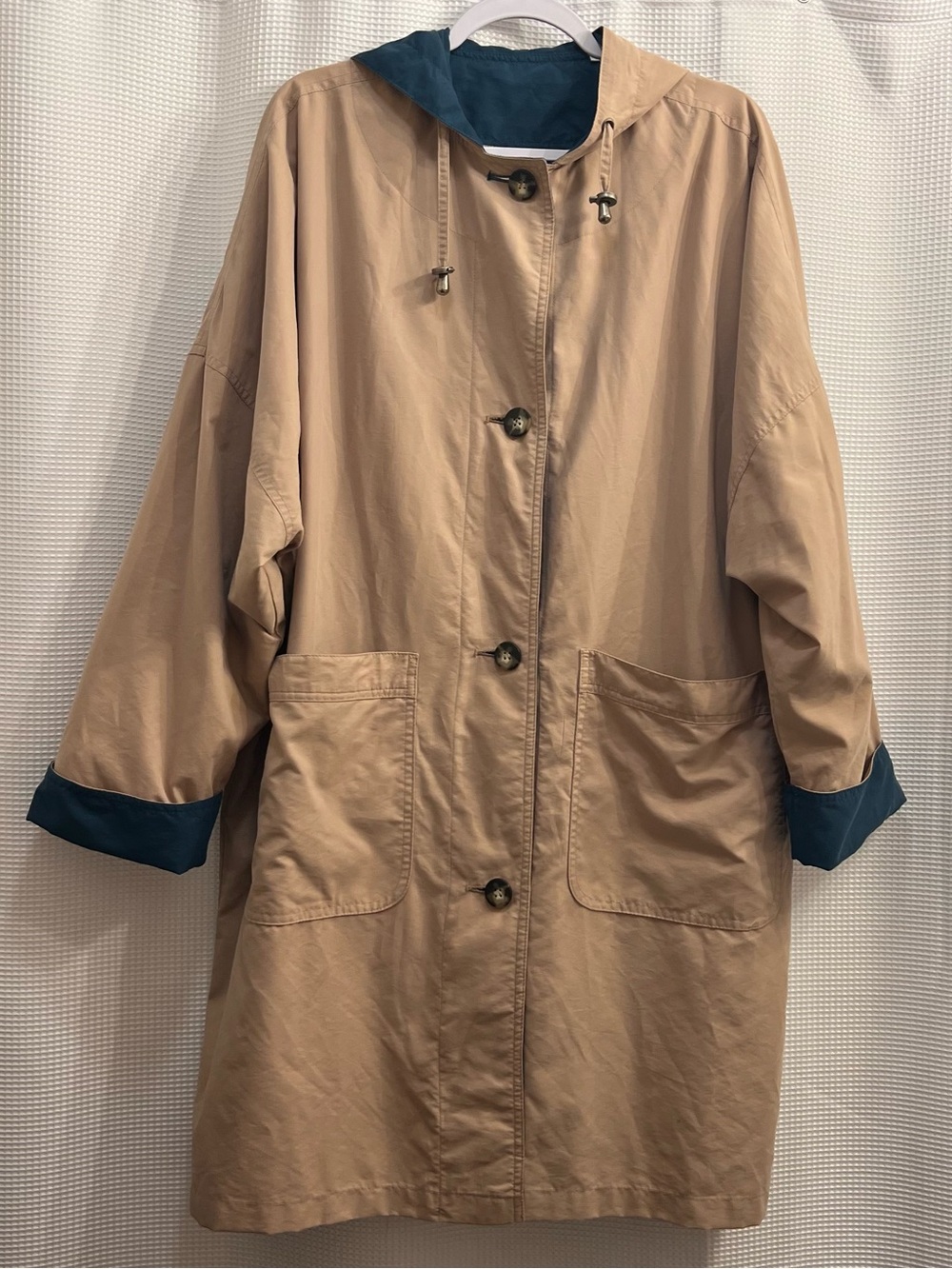 Vintage late 1980s/early 1990s London Fog hooded raincoat